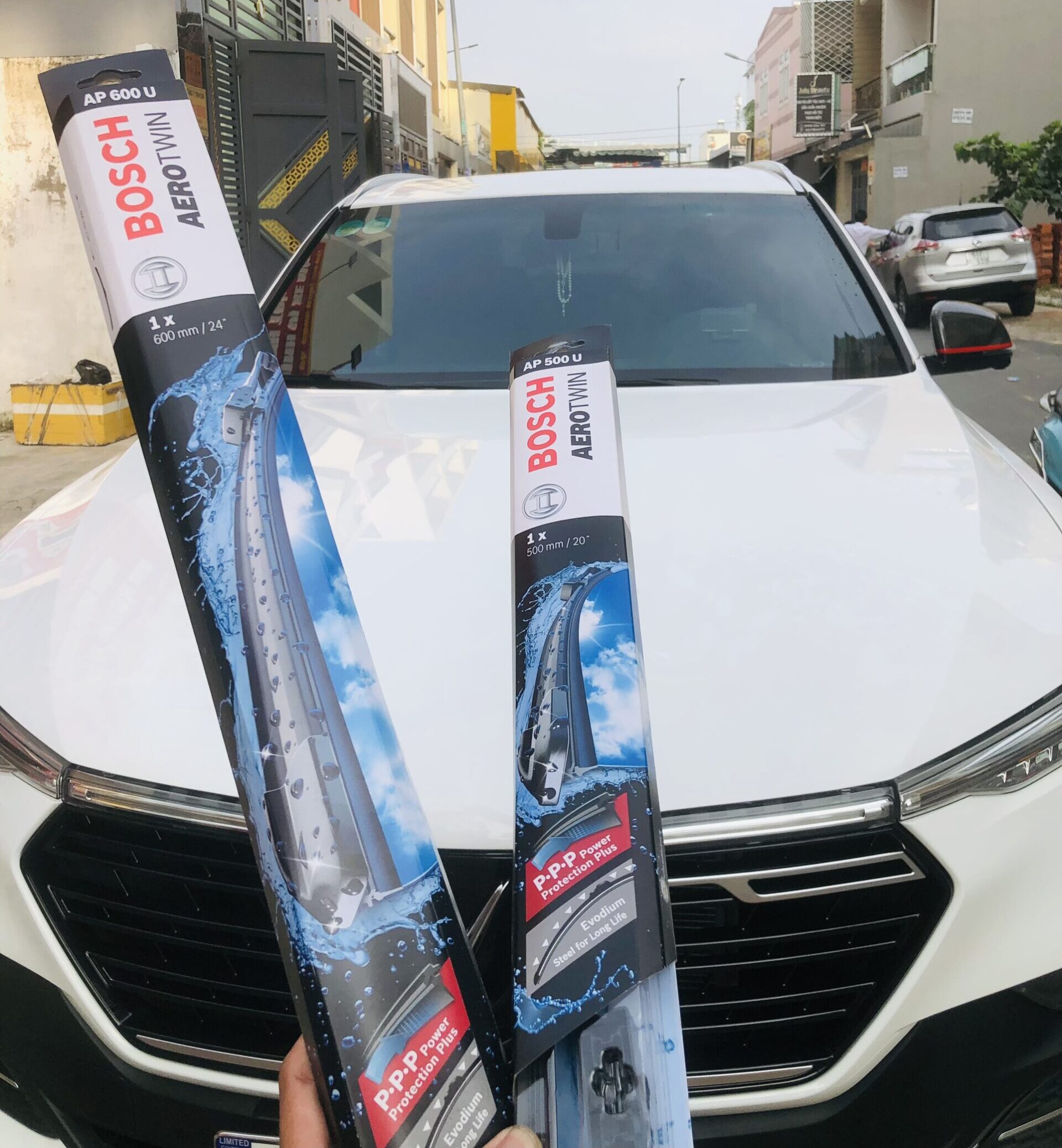 Gạt mưa Bosch aerotwin Plus cho xe Vinfast SA 2.0