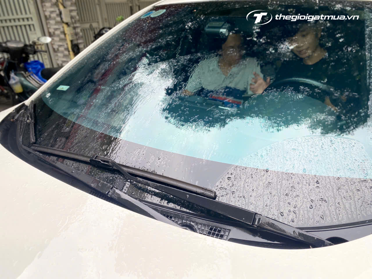 Bosch aerotwin xe Honda city